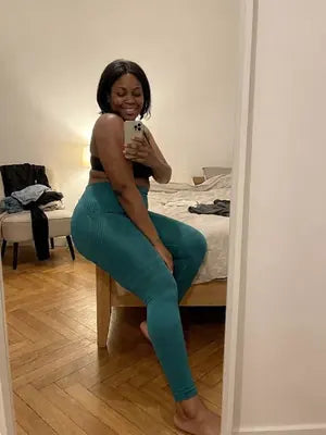 Customer wearing the 3D legging